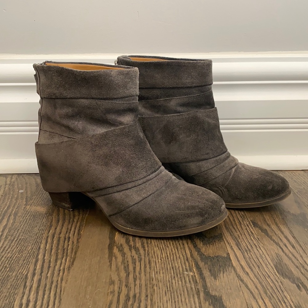 Women’s booties. Size 6. Worn once